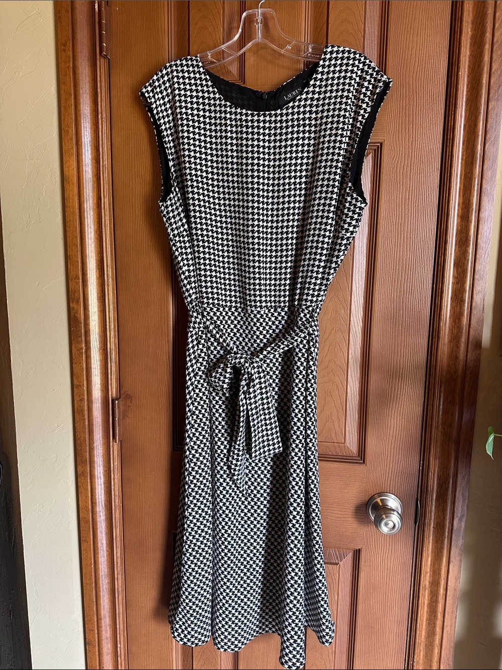 Lauren Ralph Lauren Sleeveless Houndstooth Tie-Waist Dress, size 14 - Picture 1 of 9
